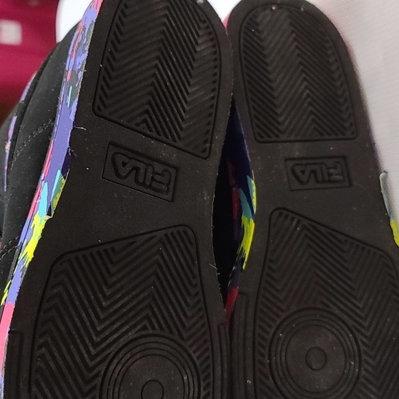 Fila Vulc 13 Paintball YOUTH Sneakers Shoes Black W/Florescent Splashes Sz 5 EUC - Picture 9 of 10